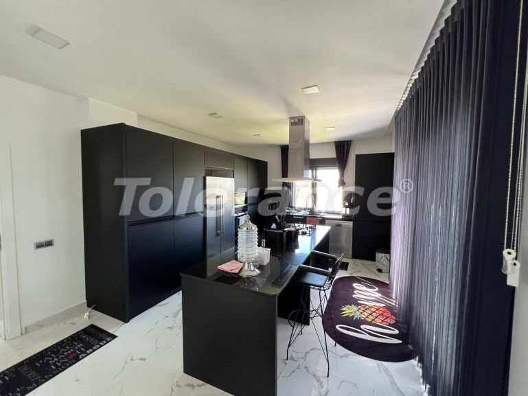 Villa in Döşemealtı, Antalya - buy realty in Turkey - 114681