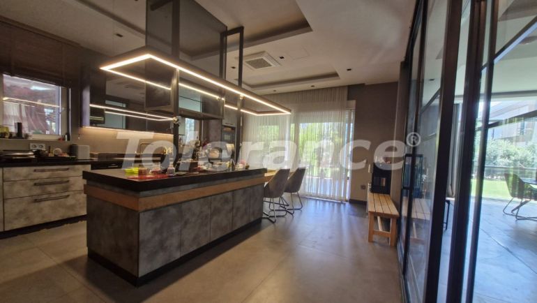 Villa in Döşemealtı, Antalya mit pool - immobilien in der Türkei kaufen - 141507