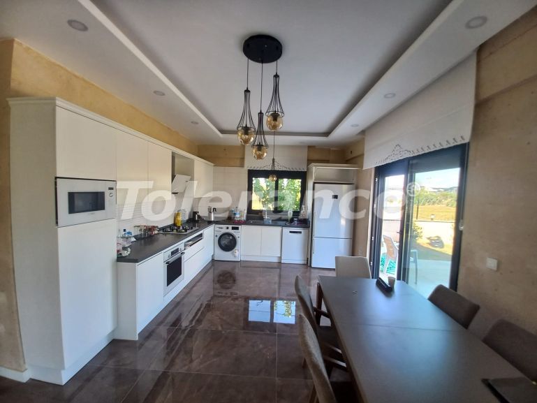 Villa еn Döşemealtı, Antalya - acheter un bien immobilier en Turquie - 145357