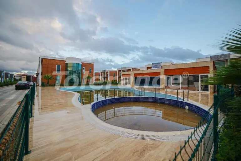 Villa from the developer in Döşemealtı, Antalya pool - buy realty in Turkey - 32964