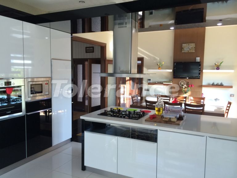 Villa in Döşemealtı, Antalya - onroerend goed kopen in Turkije - 53078