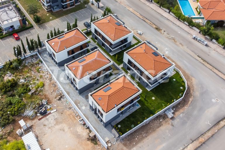 Villa du développeur еn Döşemealtı, Antalya piscine - acheter un bien immobilier en Turquie - 94589