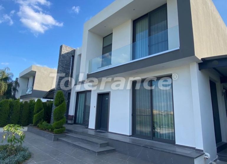 Villa in Famagusta, Nordzypern pool - immobilien in der Türkei kaufen - 81650