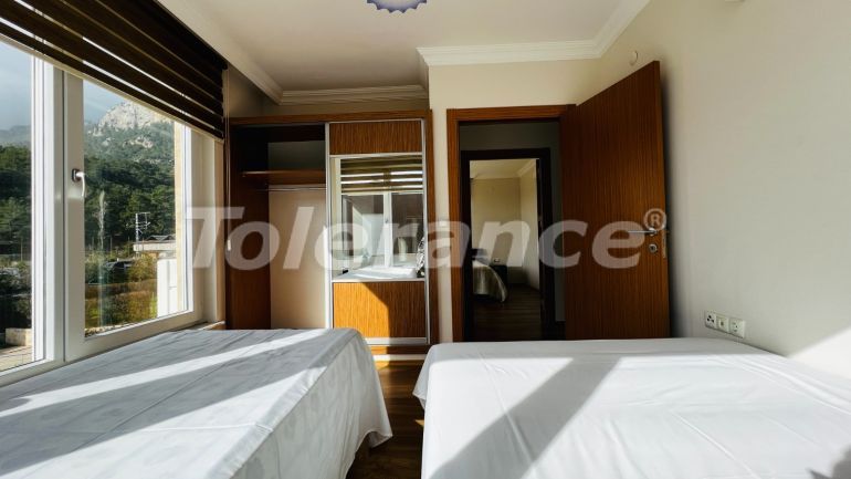 ویلا که در گوینوک, کمر استخر - خرید ملک در ترکیه - 136900