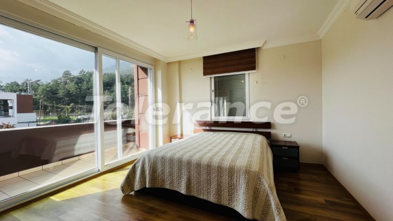 ویلا که در گوینوک, کمر استخر - خرید ملک در ترکیه - 136903