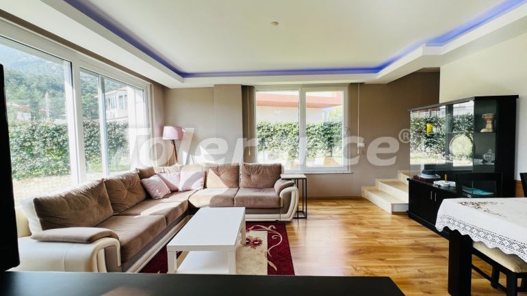 ویلا که در گوینوک, کمر استخر - خرید ملک در ترکیه - 136915