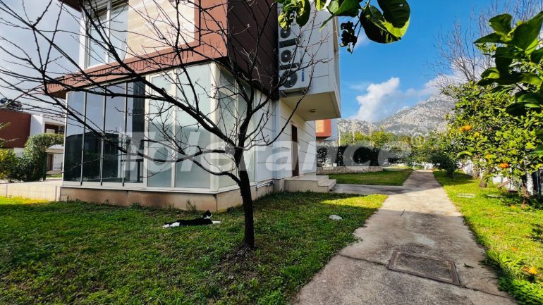 ویلا که در گوینوک, کمر استخر - خرید ملک در ترکیه - 136918