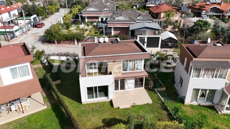 ویلا که در گوینوک, کمر استخر - خرید ملک در ترکیه - 136919