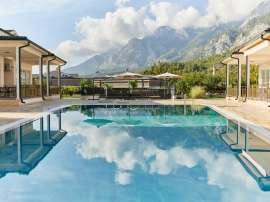 ویلا از سازنده که در گوینوک, کمر استخر - خرید ملک در ترکیه - 136852