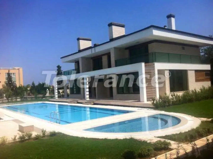 Villa in Kemer Centrum, Kemer zwembad - onroerend goed kopen in Turkije - 4590
