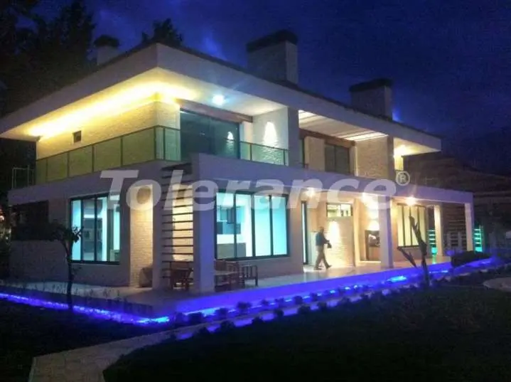 Villa in Kemer Centrum, Kemer zwembad - onroerend goed kopen in Turkije - 4591