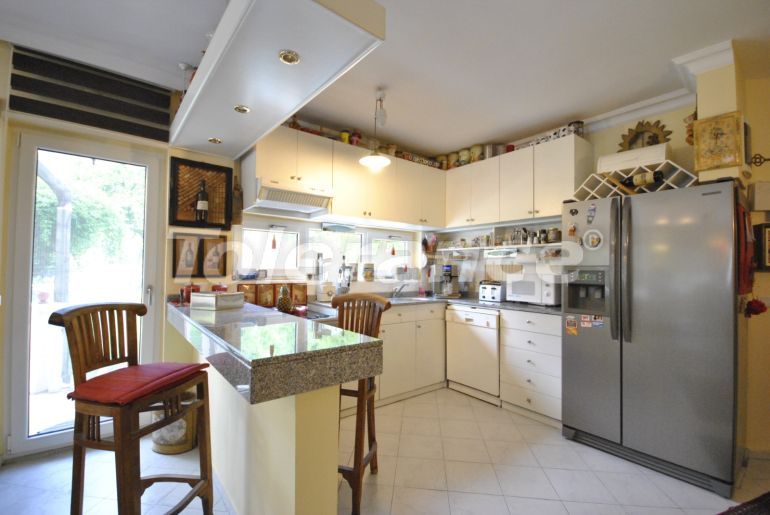 ویلا که در کیریش, کمر استخر - خرید ملک در ترکیه - 136636