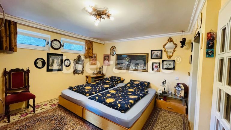 ویلا که در کیریش, کمر استخر - خرید ملک در ترکیه - 136637