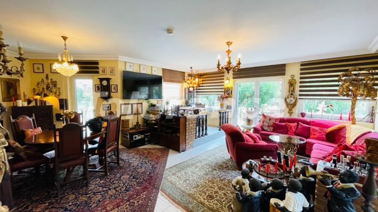 ویلا که در کیریش, کمر استخر - خرید ملک در ترکیه - 136645