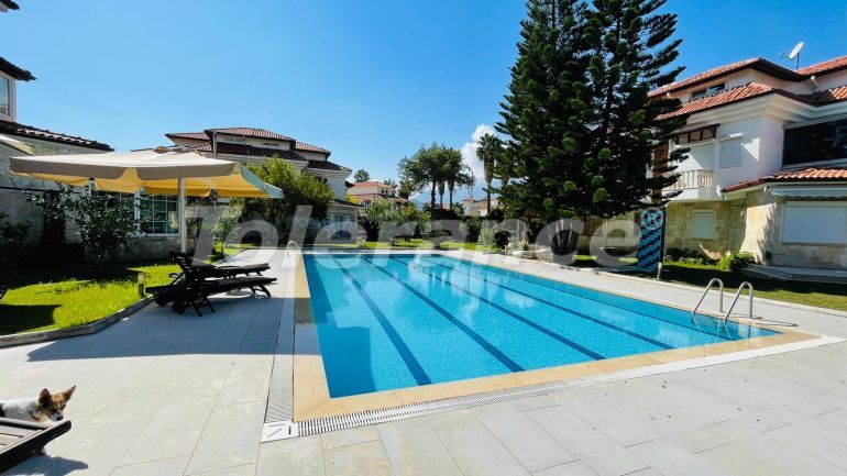 ویلا که در کیریش, کمر استخر - خرید ملک در ترکیه - 136655