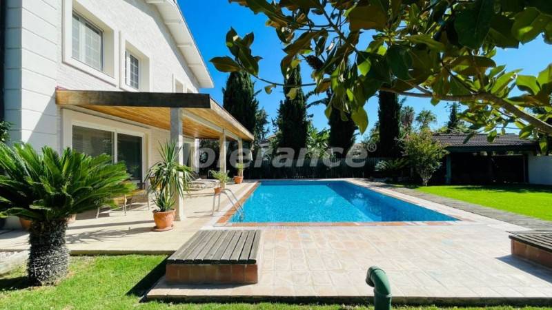 Villa in Kiriş, Kemer zwembad - onroerend goed kopen in Turkije - 104157