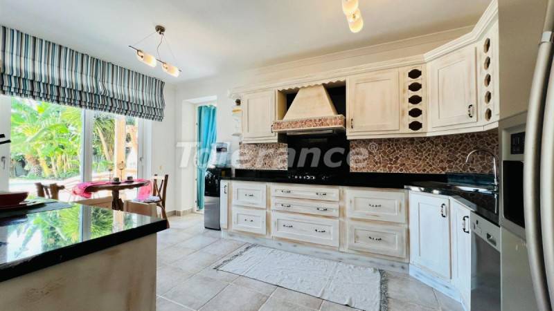 Villa in Kiriş, Kemer zwembad - onroerend goed kopen in Turkije - 111051