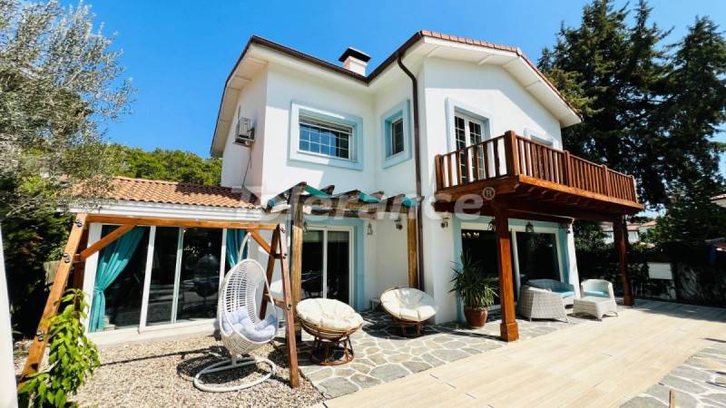 Villa in Kiriş, Kemer zwembad - onroerend goed kopen in Turkije - 111059