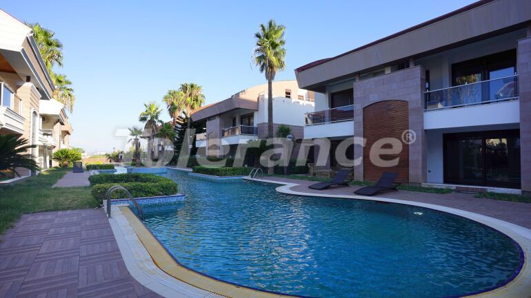 Villa in Konyaaltı, Antalya with pool - buy realty in Turkey - 61939