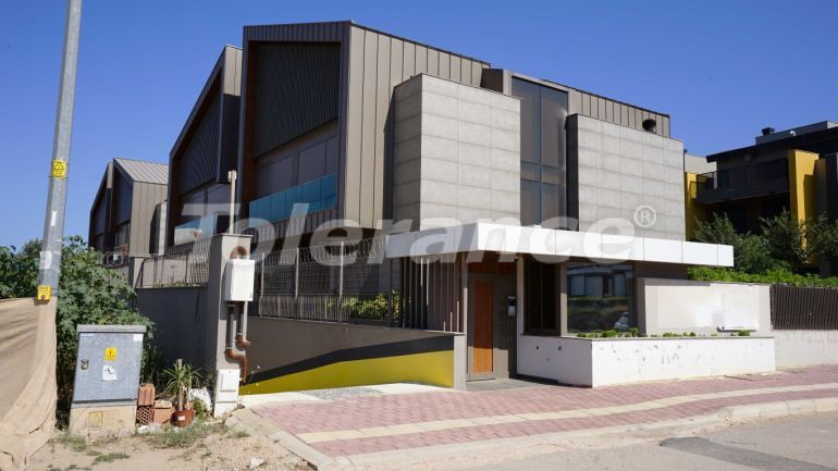 Villa in Konyaaltı, Antalya with pool - buy realty in Turkey - 96153