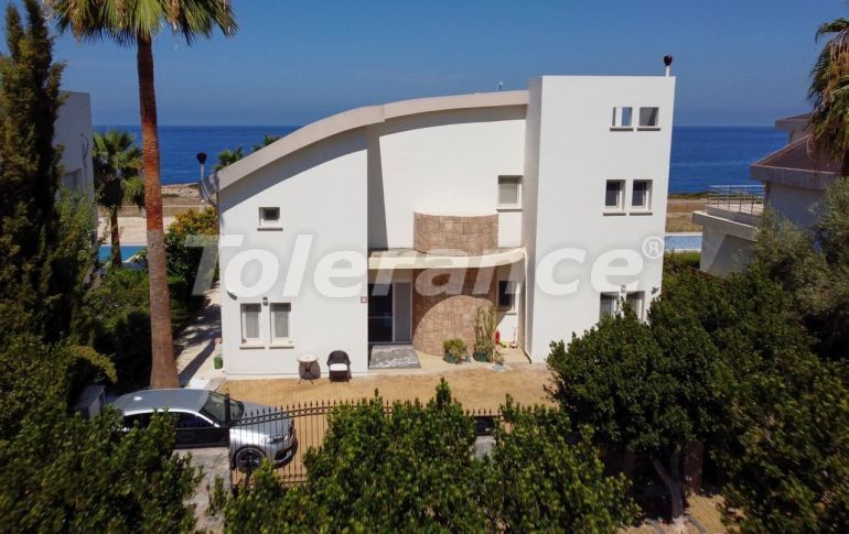 Villa еn Kyrénia, Chypre du Nord vue sur la mer piscine - acheter un bien immobilier en Turquie - 105575