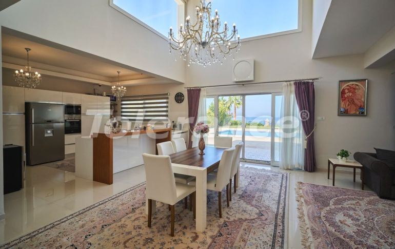 Villa еn Kyrénia, Chypre du Nord vue sur la mer piscine - acheter un bien immobilier en Turquie - 105584