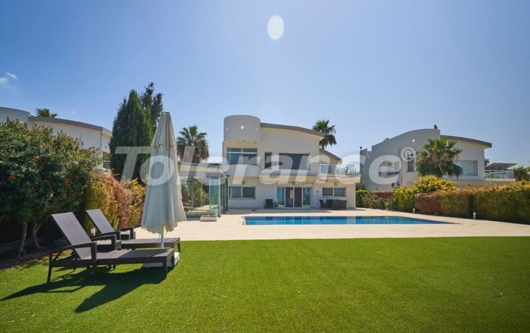 Villa еn Kyrénia, Chypre du Nord vue sur la mer piscine - acheter un bien immobilier en Turquie - 105610