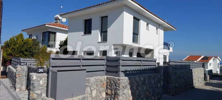 Villa van de ontwikkelaar in Kyrenie, Noord-Cyprus zwembad - onroerend goed kopen in Turkije - 105814