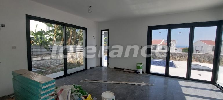 Villa van de ontwikkelaar in Kyrenie, Noord-Cyprus zwembad - onroerend goed kopen in Turkije - 105824