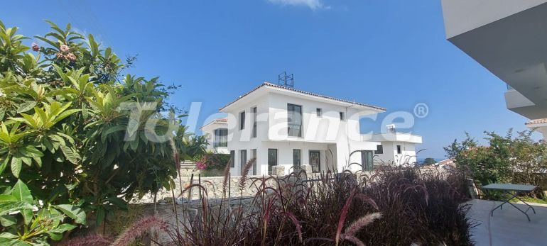 Villa van de ontwikkelaar in Kyrenie, Noord-Cyprus zwembad - onroerend goed kopen in Turkije - 105836