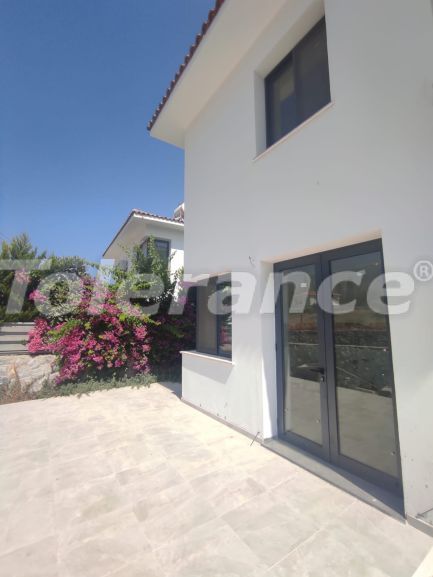 Villa van de ontwikkelaar in Kyrenie, Noord-Cyprus zwembad - onroerend goed kopen in Turkije - 105838