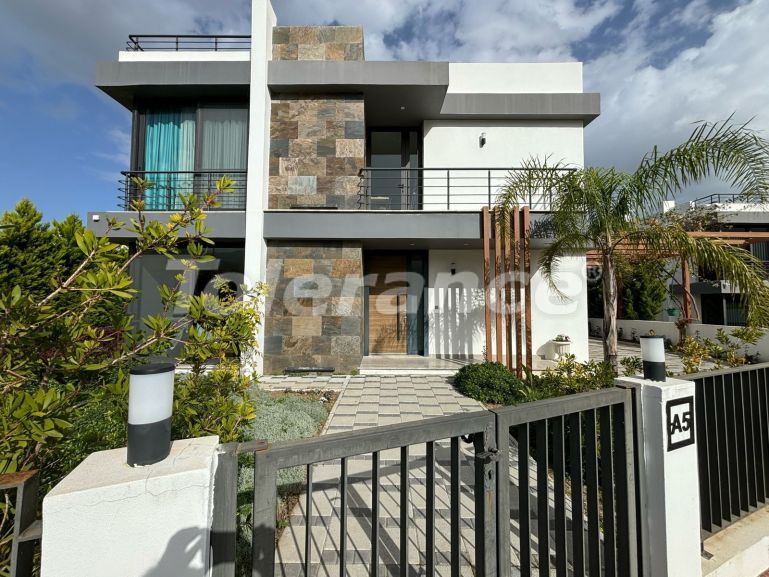 Villa еn Kyrénia, Chypre du Nord piscine - acheter un bien immobilier en Turquie - 105880