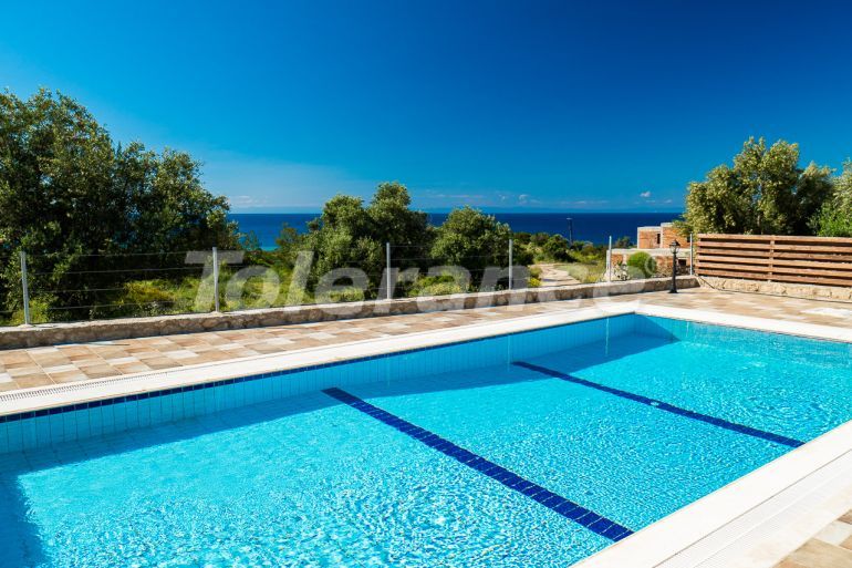 Villa еn Kyrénia, Chypre du Nord vue sur la mer piscine - acheter un bien immobilier en Turquie - 107174