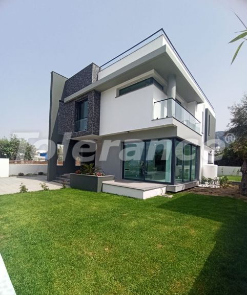 Villa in Kyrenia, Northern Cyprus with pool - buy realty in Turkey - 112225