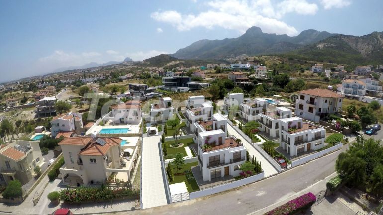Villa van de ontwikkelaar in Kyrenie, Noord-Cyprus zeezicht - onroerend goed kopen in Turkije - 71876