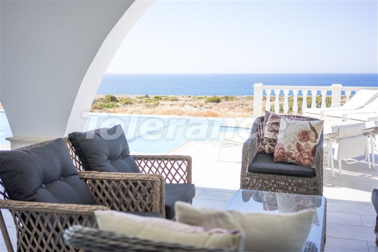 Villa from the developer in Kyrenia, Northern Cyprus with sea view with pool - 72195 Villa from the developer in Kyrenia, Northern Cyprus with sea view with pool - buy realty in Turkey - 72195