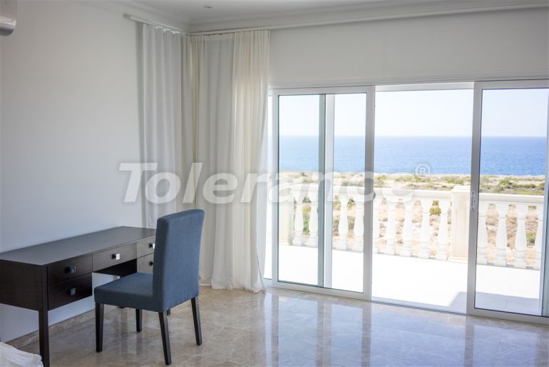 Villa from the developer in Kyrenia, Northern Cyprus with sea view with pool - 72205 Villa from the developer in Kyrenia, Northern Cyprus with sea view with pool - buy realty in Turkey - 72205