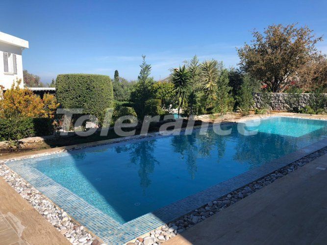 Villa in Kyrenia, Northern Cyprus with sea view with pool - buy realty in Turkey - 72735