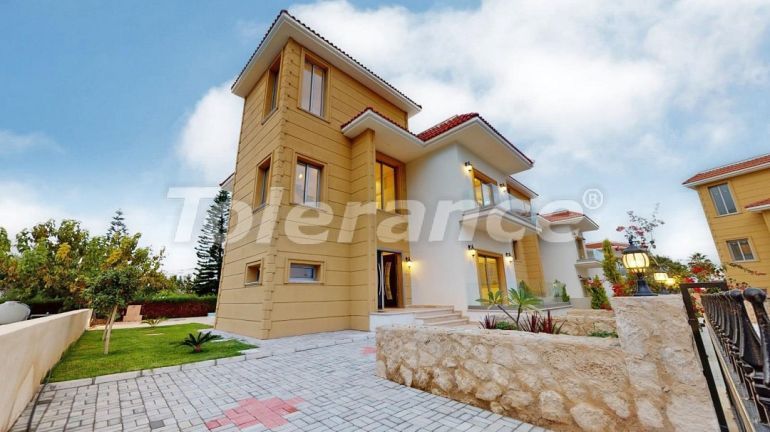 Villa in Kyrenia, Northern Cyprus with pool - buy realty in Turkey - 73510