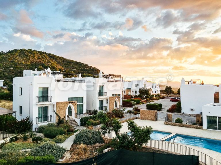 Villa еn Kyrénia, Chypre du Nord vue sur la mer piscine - acheter un bien immobilier en Turquie - 78224