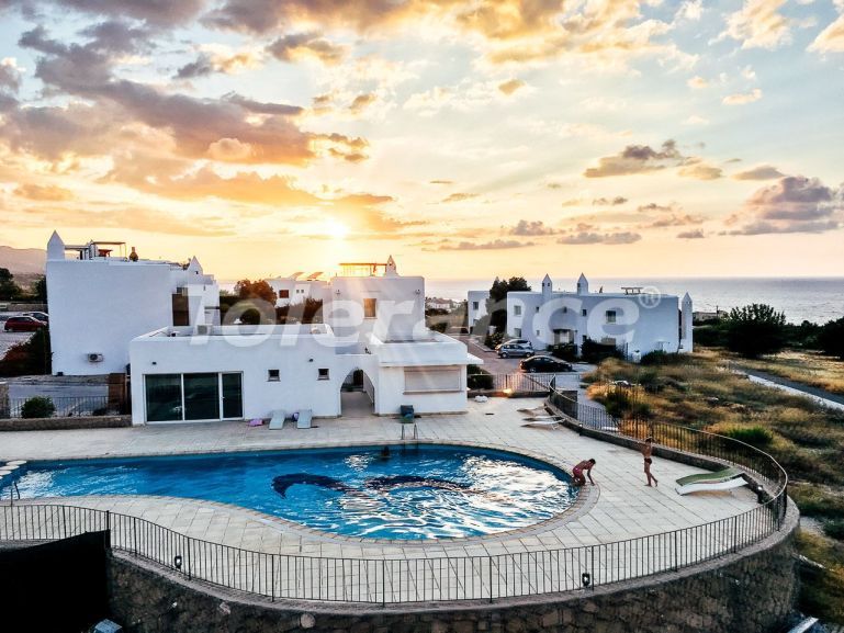 Villa еn Kyrénia, Chypre du Nord vue sur la mer piscine - acheter un bien immobilier en Turquie - 78225