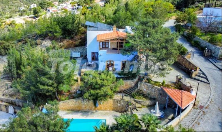 Villa еn Kyrénia, Chypre du Nord vue sur la mer piscine - acheter un bien immobilier en Turquie - 80813