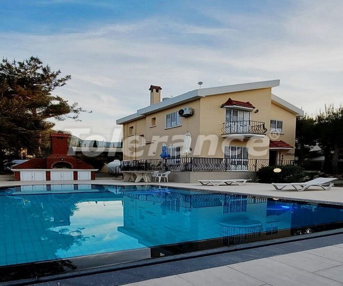 Villa in Kyrenia, Northern Cyprus with sea view with pool - buy realty in Turkey - 81920