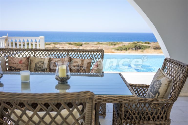 Villa from the developer in Kyrenia, Northern Cyprus with sea view with pool - 90567 Villa from the developer in Kyrenia, Northern Cyprus with sea view with pool - buy realty in Turkey - 90567