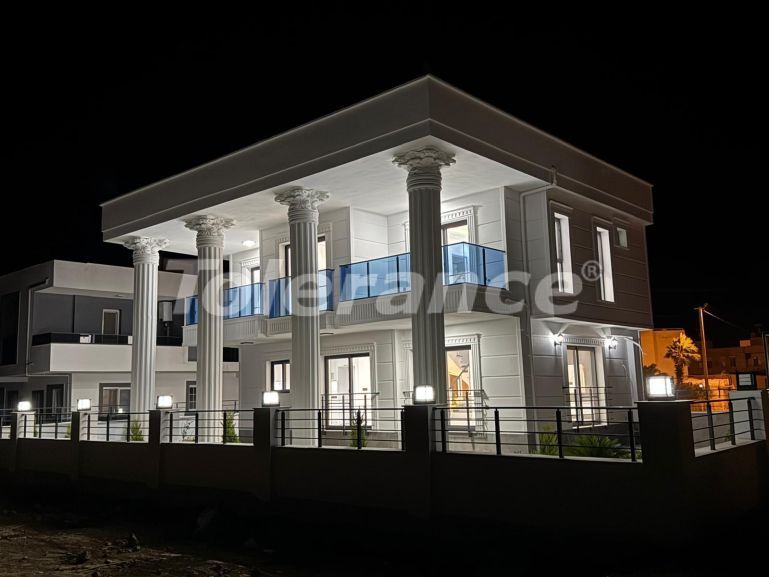 ویلا از سازنده که در مرسین - خرید ملک در ترکیه - 136244