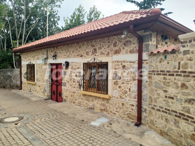 Villa in Muratpaşa, Antalya - buy realty in Turkey - 81323