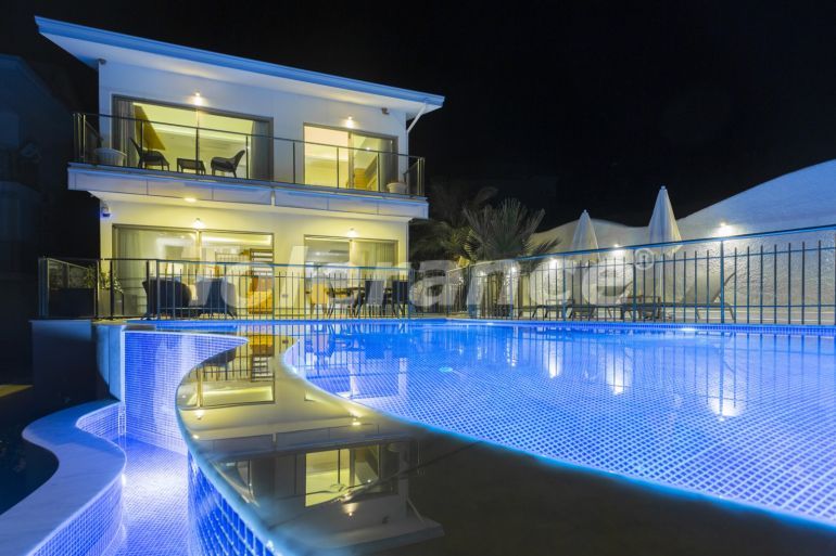 Villa in Ölüdeniz, Fethiye with pool - buy realty in Turkey - 70439