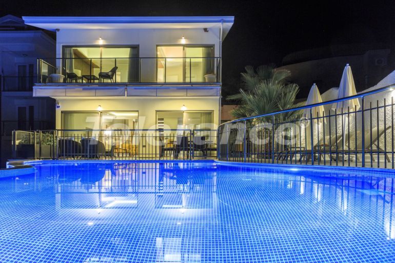 Villa еn Ölüdeniz, Fethiye piscine - acheter un bien immobilier en Turquie - 70444