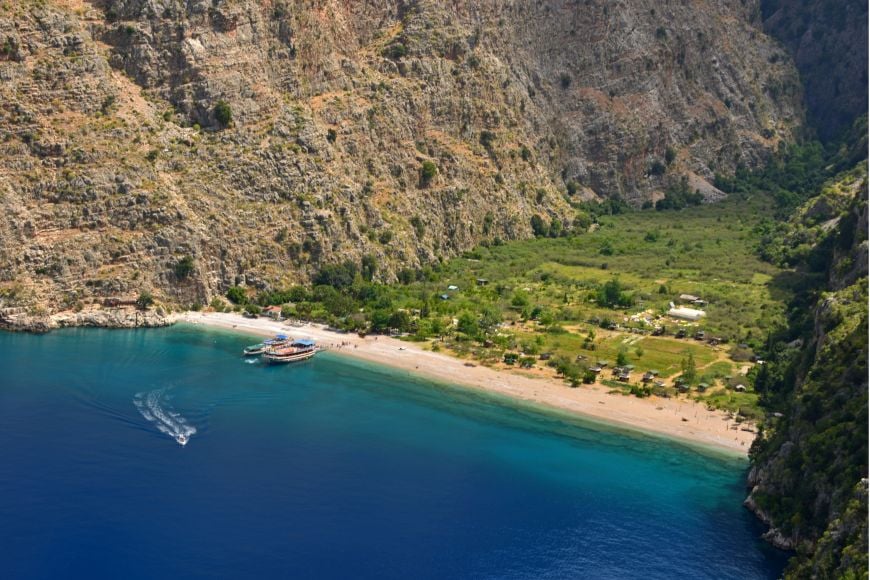 8. Butterfly Valley in Fethiye: Een sprookjesachtige ontsnapping